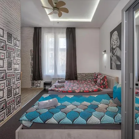 Appart hôtel 70s Business 3*