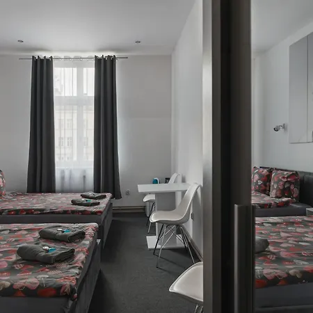 70s Business Aparthotel Krakow