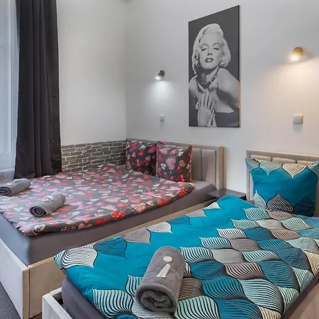 70s Business 아파트호텔 크라쿠프